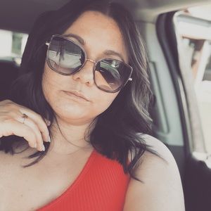 Meet your Posher, Katelyn